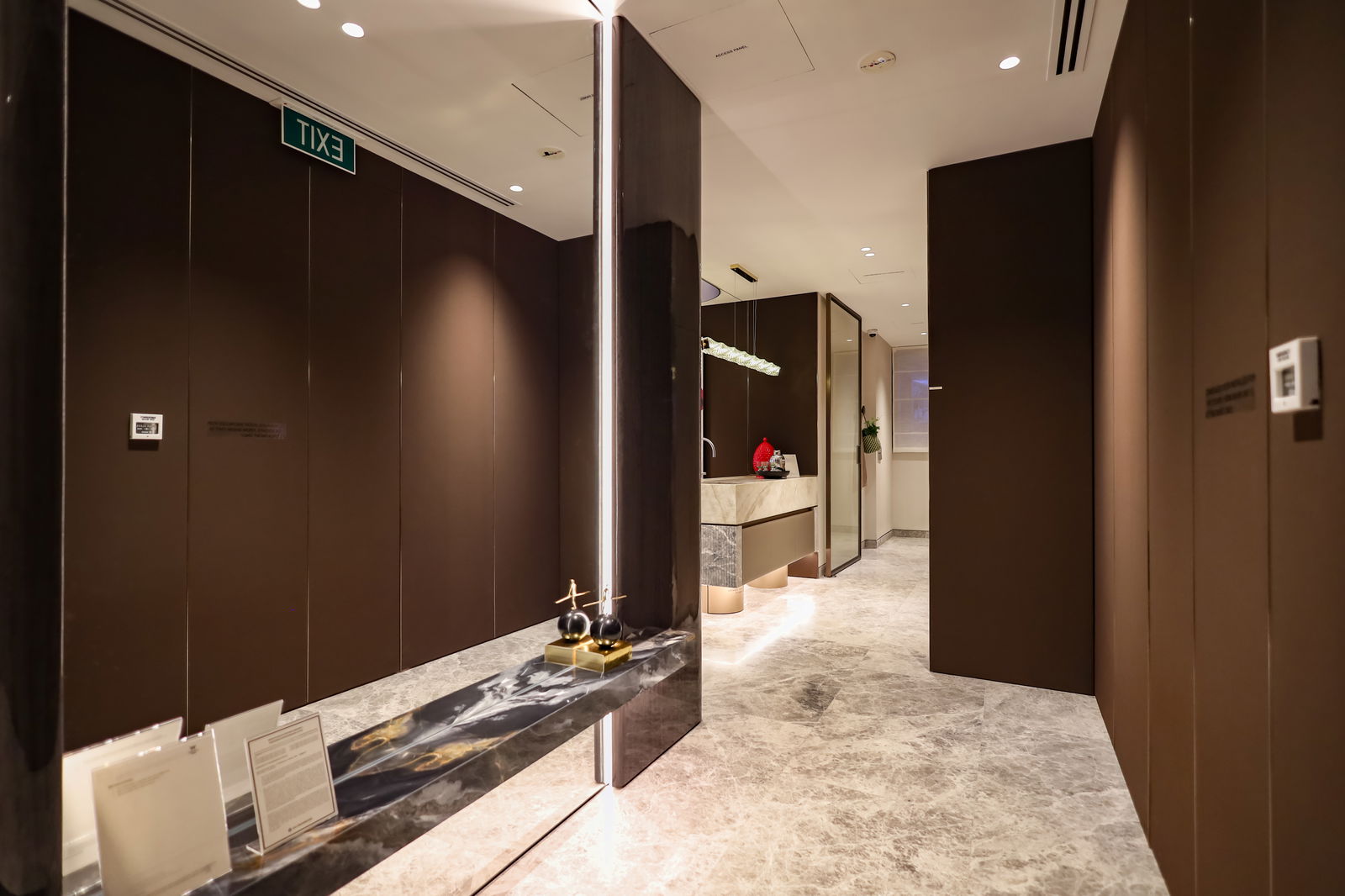 3 Bedroom (Entrance)